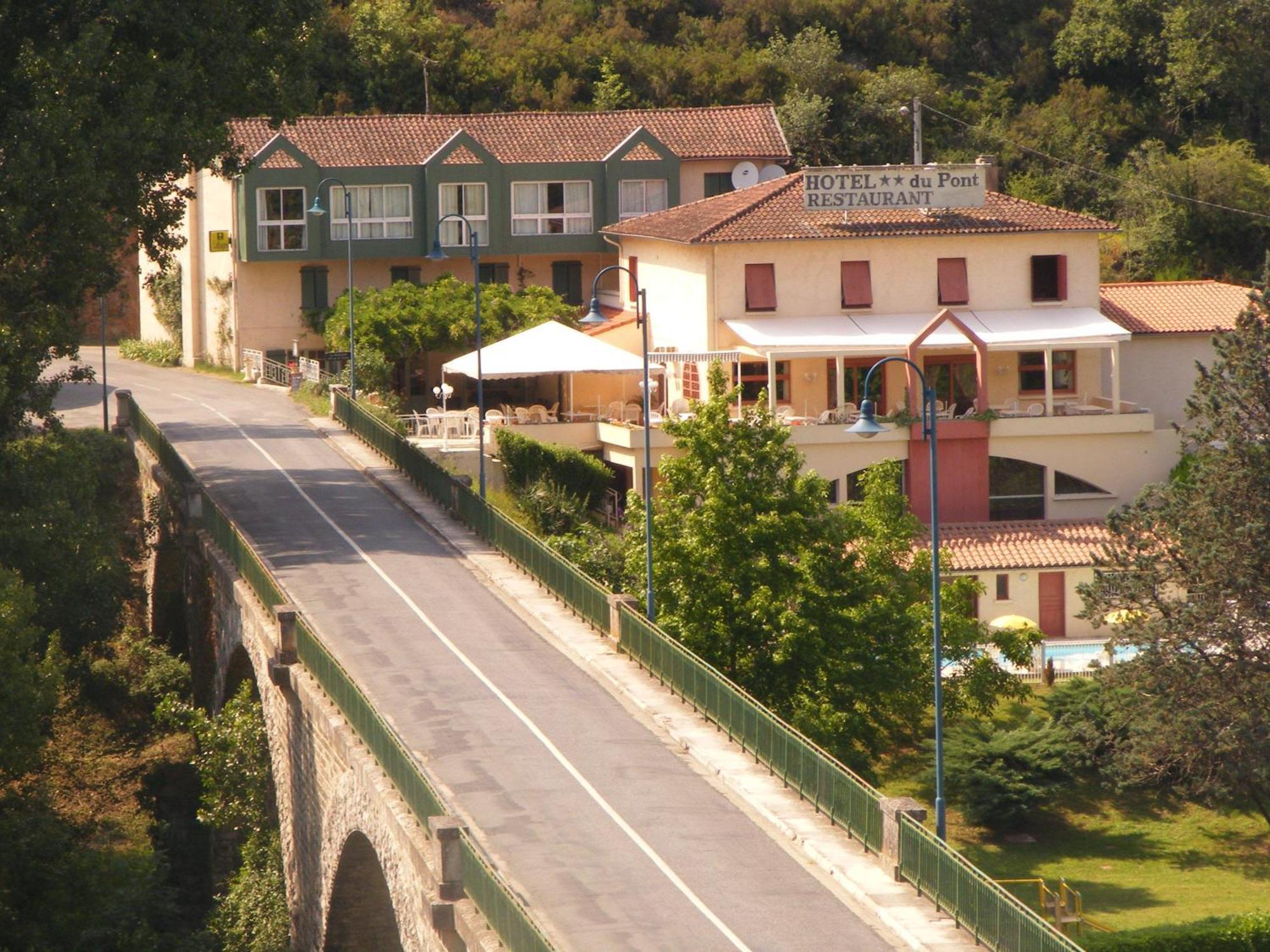 Logis Hotel Restaurant Du Pont Ambialet Exterior foto